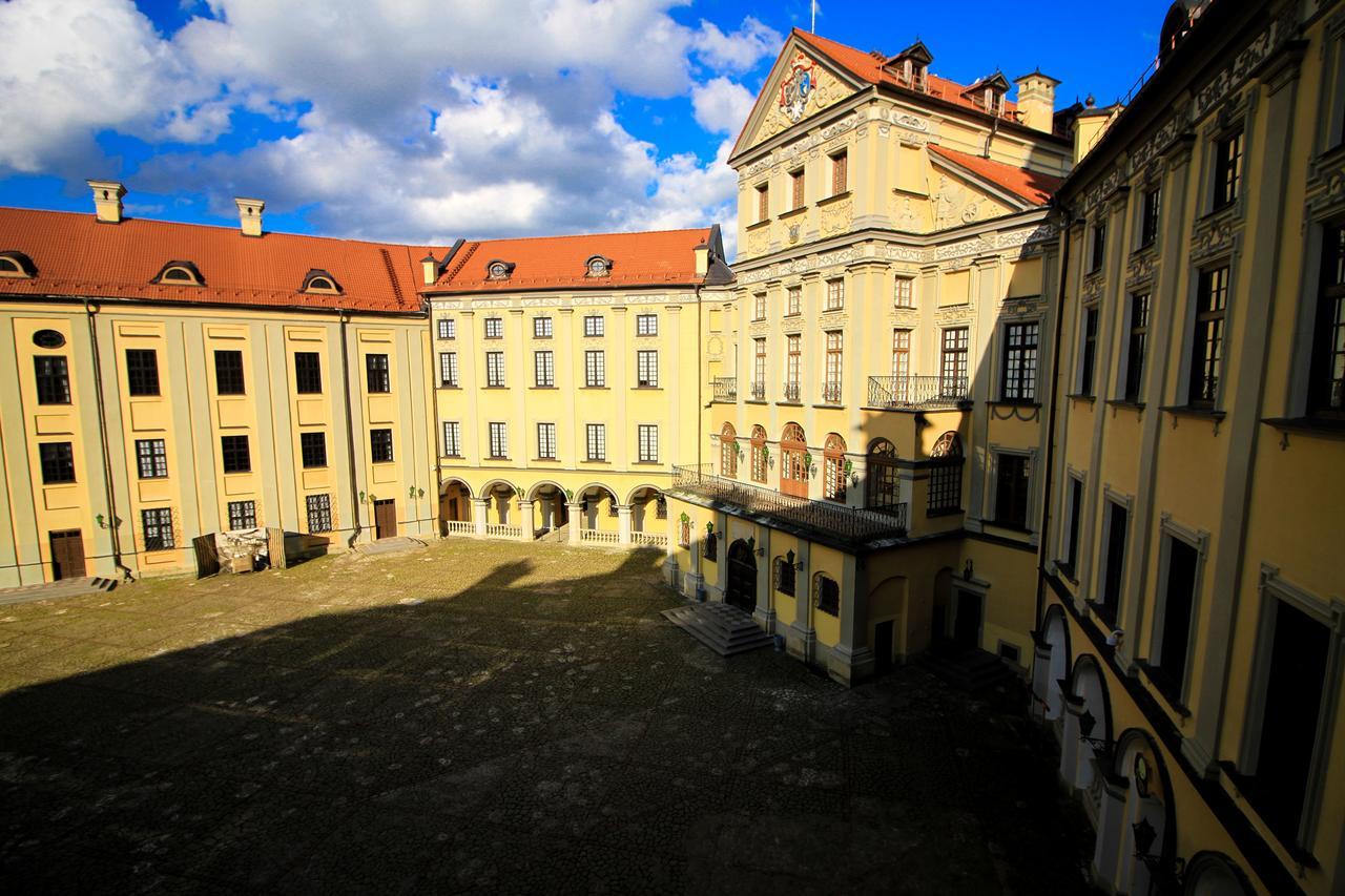 Palace Hotel Nesvizh Exterior foto